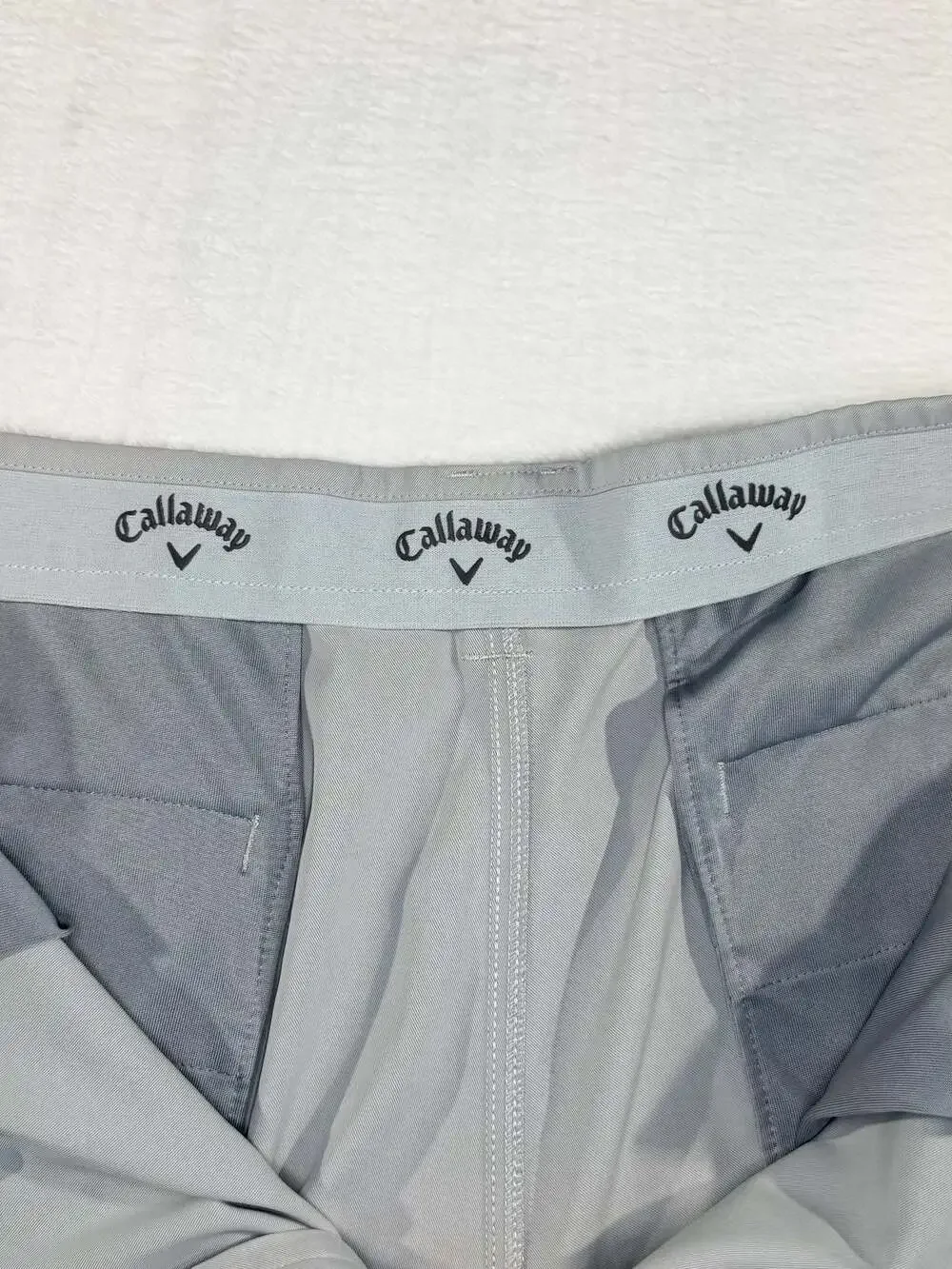 Callaway Golf Opti-Dri Performance 7 Pocket Cargo Shorts in Light Gray, 40w